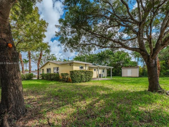 8670 SW 27th Ln, Miami FL 33155