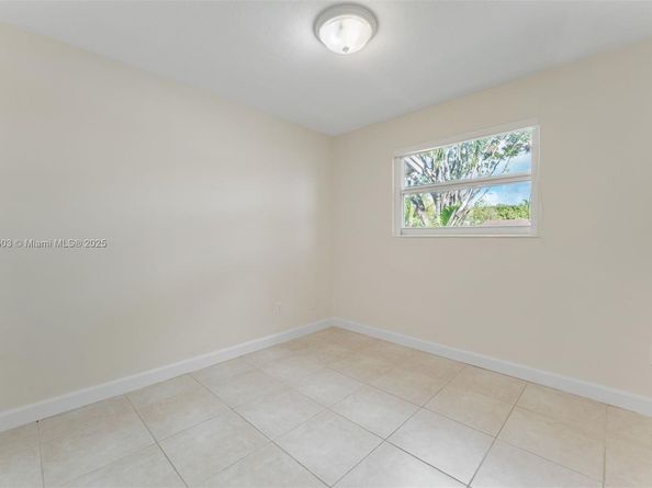 8670 SW 27th Ln, Miami FL 33155