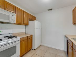 8670 SW 27th Ln, Miami FL 33155