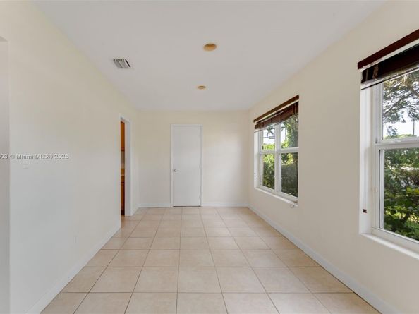 8670 SW 27th Ln, Miami FL 33155