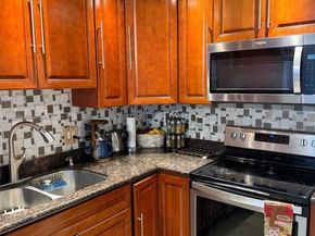 900 NE 195th St 317, Miami FL 33179