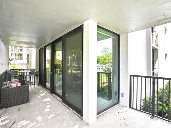 1301 River Reach Dr 110, Fort Lauderdale FL 33315