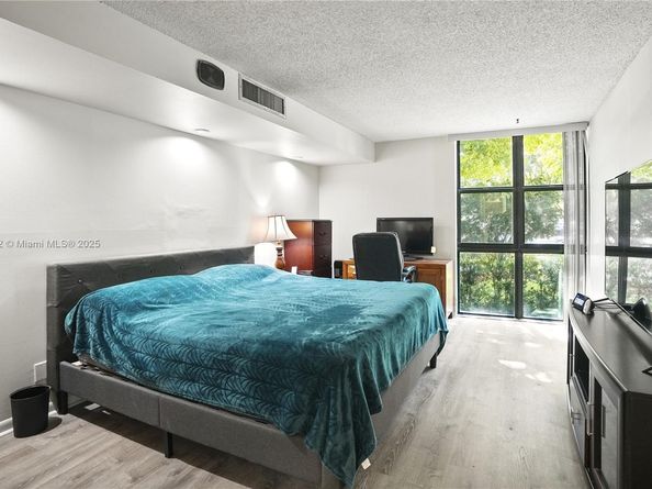 1301 River Reach Dr 110, Fort Lauderdale FL 33315