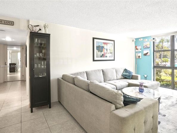 1301 River Reach Dr 110, Fort Lauderdale FL 33315