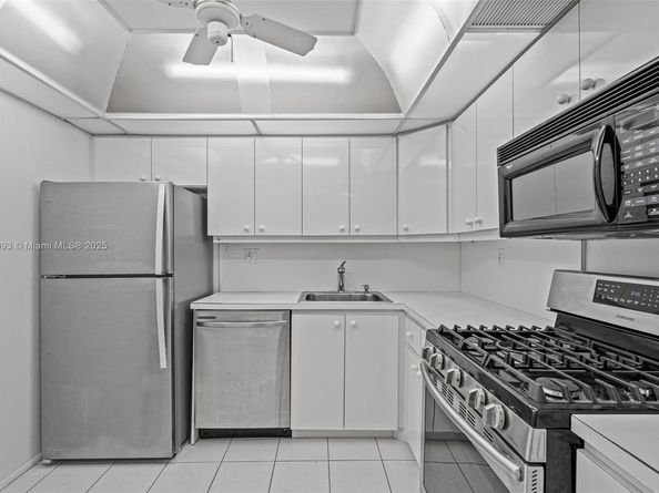 2030 S Ocean Dr 216, Hallandale Beach FL 33009
