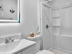 21831 S Heritage Cir, Pembroke Pines FL 33029
