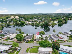21831 S Heritage Cir, Pembroke Pines FL 33029