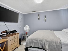 21831 S Heritage Cir, Pembroke Pines FL 33029