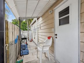 21831 S Heritage Cir, Pembroke Pines FL 33029