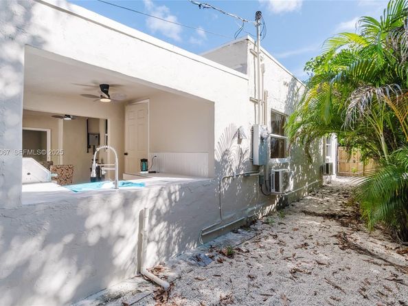 1007 NW 120th St, North Miami FL 33168