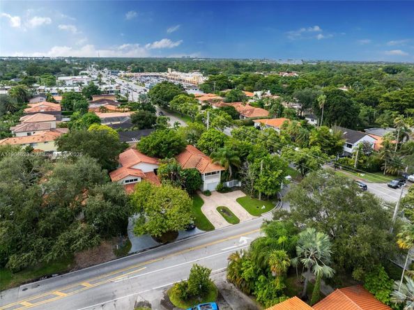 4000 Alhambra Cir, Coral Gables FL 33146