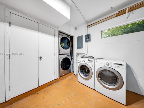 4000 Alhambra Cir, Coral Gables FL 33146