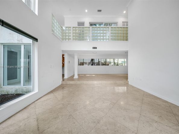 4000 Alhambra Cir, Coral Gables FL 33146