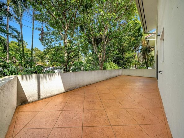 4000 Alhambra Cir, Coral Gables FL 33146