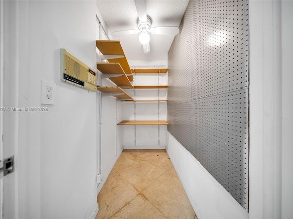 4000 Alhambra Cir, Coral Gables FL 33146