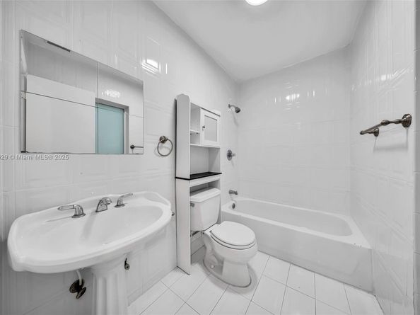 4000 Alhambra Cir, Coral Gables FL 33146