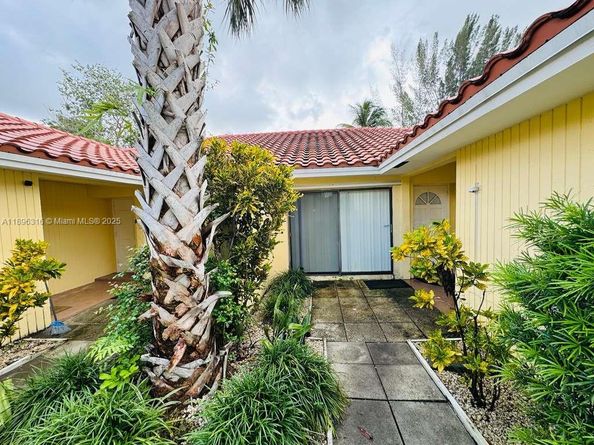 3405 NW 82nd Ave, Coral Springs FL 33065