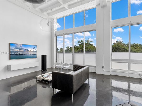 8101 Biscayne Blvd R306, Miami FL 33138