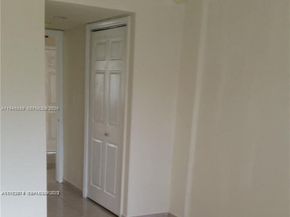 981 NE 169th St 112, North Miami Beach FL 33162