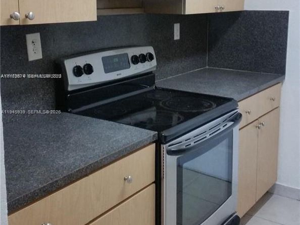 981 NE 169th St 112, North Miami Beach FL 33162