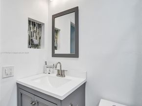 217 SE 5th St, Dania Beach FL 33004