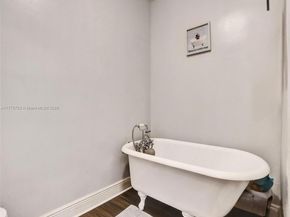 217 SE 5th St, Dania Beach FL 33004