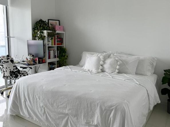 465 Brickell Ave 4004, Miami FL 33131