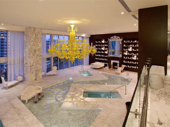 465 Brickell Ave 4004, Miami FL 33131