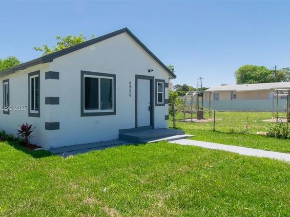 6859 NW 17th Ave, Miami FL 33147