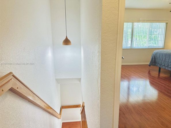 8952 NW 38th Dr, Coral Springs FL 33065