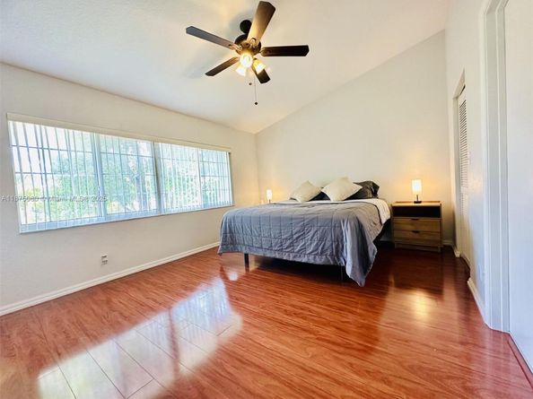 8952 NW 38th Dr, Coral Springs FL 33065