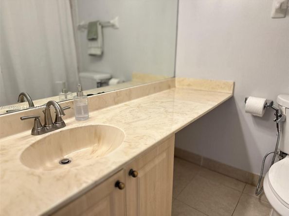 8952 NW 38th Dr, Coral Springs FL 33065