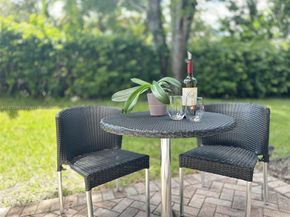 8952 NW 38th Dr, Coral Springs FL 33065