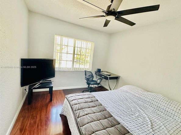 8952 NW 38th Dr, Coral Springs FL 33065