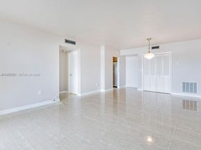 4001 Hillcrest Dr 914, Hollywood FL 33021