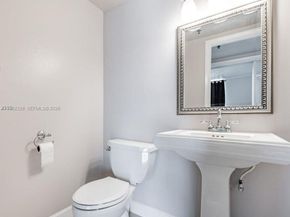 4001 Hillcrest Dr 914, Hollywood FL 33021