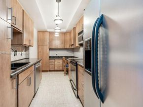 4001 Hillcrest Dr 914, Hollywood FL 33021