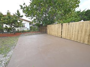 6615 SW 4th St, Miami FL 33144