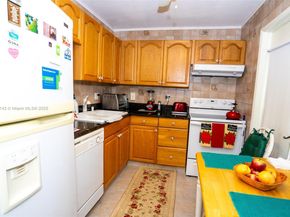 1000 NE 14th Ave 207, Hallandale Beach FL 33009