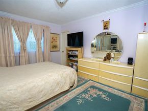 1000 NE 14th Ave 207, Hallandale Beach FL 33009