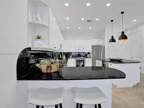 2739 NE 15th St, Fort Lauderdale FL 33304