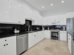 2739 NE 15th St, Fort Lauderdale FL 33304