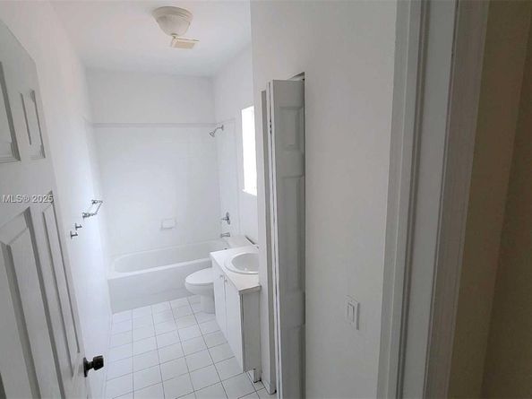 1981 SE 3rd St, Homestead FL 33033