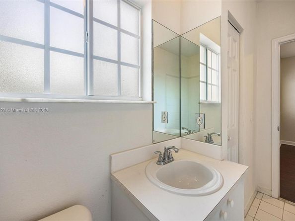 1981 SE 3rd St, Homestead FL 33033