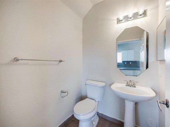 1981 SE 3rd St, Homestead FL 33033