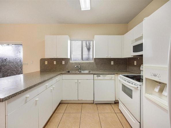 1981 SE 3rd St, Homestead FL 33033