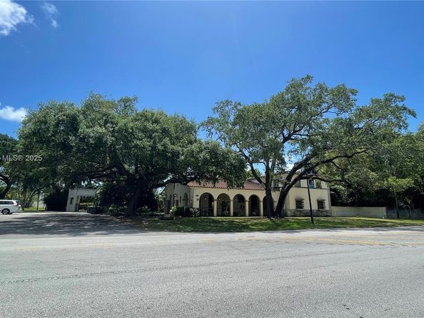 16851 NE 23rd Ave A107, North Miami Beach FL 33160
