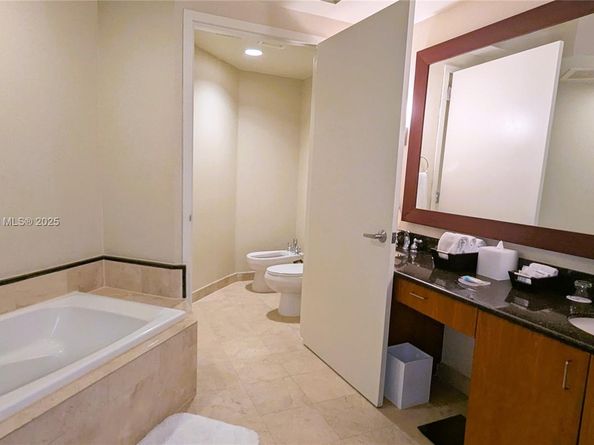 18001 Collins Ave 2114 2115, Sunny Isles Beach FL 33160