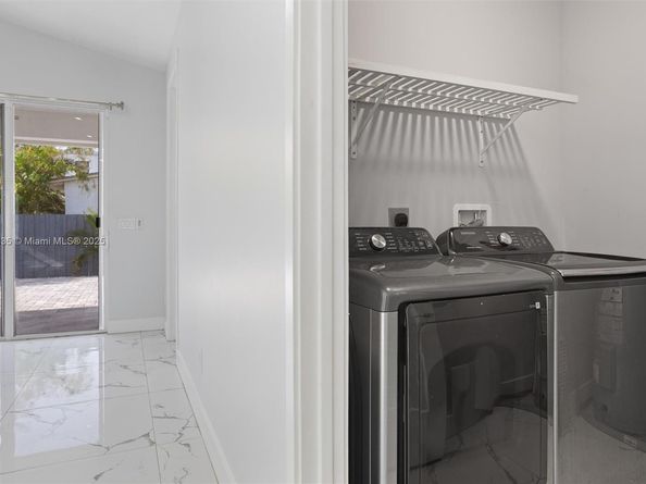 525 El Prado, West Palm Beach FL 33405