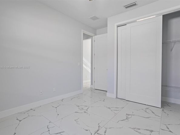 525 El Prado, West Palm Beach FL 33405
